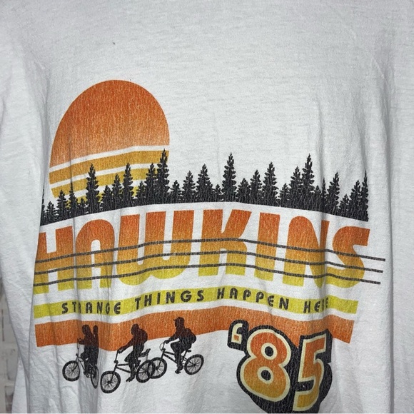 Netflix White and Orange '85 Graphic Tee - Picture 2 of 5